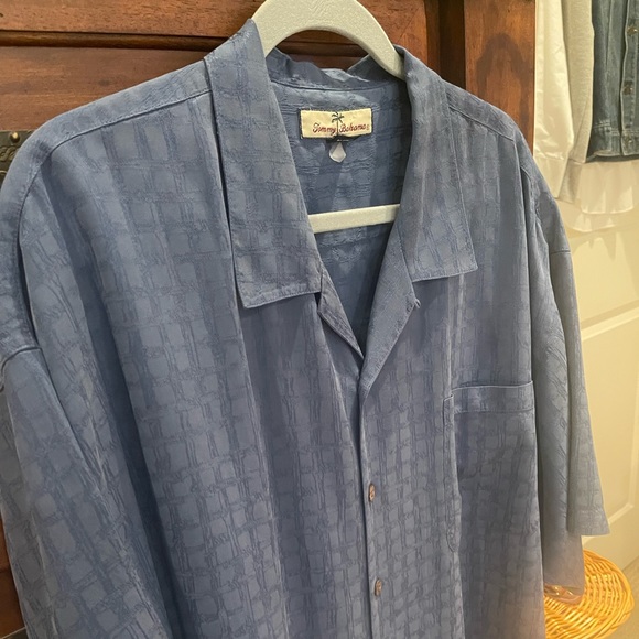 TOMMY BAHAMA LIGHT BLUE XXL SILK SHIRT; Generous sizing; Fabulous Fabric; $35 - Picture 6 of 16